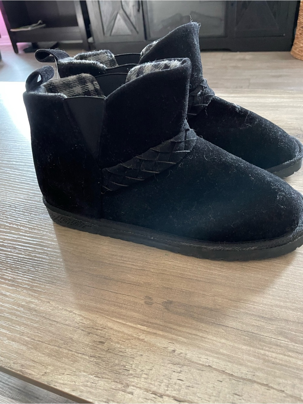 Essentials MUK LUK HARLEEN Black faux suede  faux fur lined waterproof booties